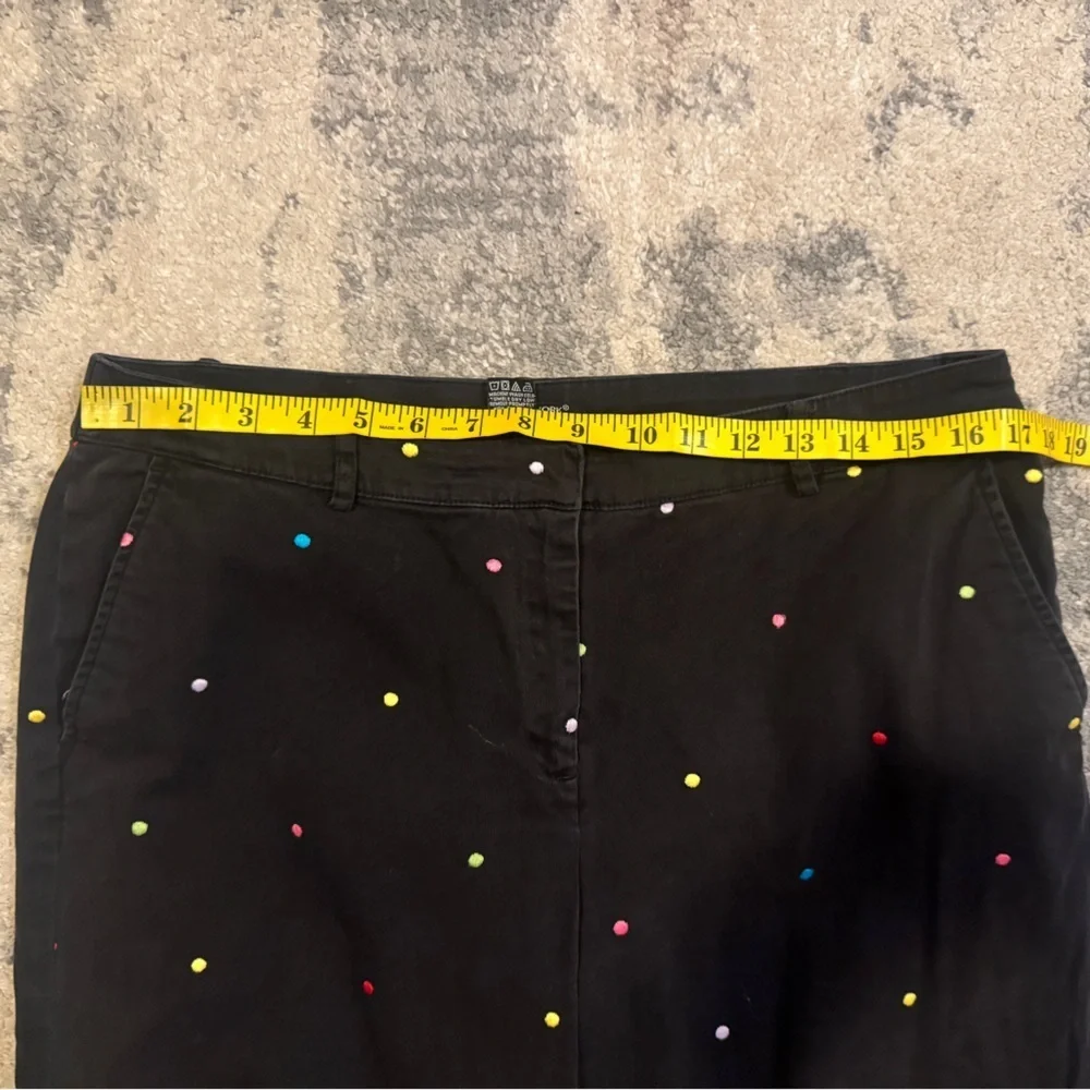 Briggs New York Black Capris with Colorful Polka Dots